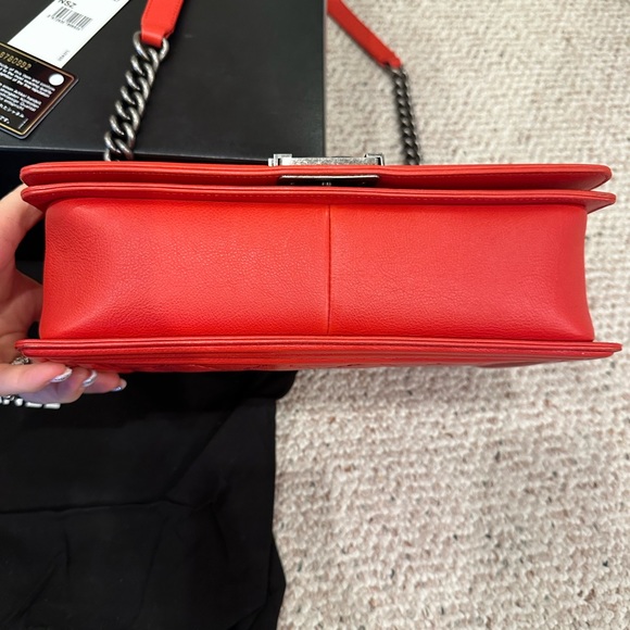 Brand new medium Chanel boy bag. 100% authentic with original card and box - Picture 4 of 8